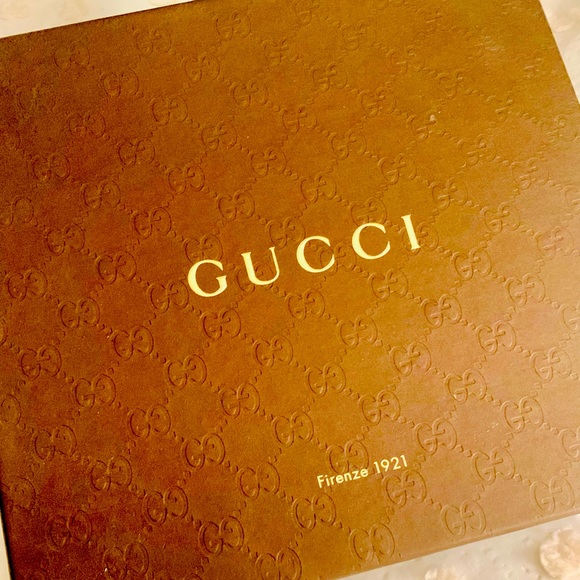 GUCCI - VINTAGE SILK CARRÉ• NEW WITH TAGS - Picture 2 of 9